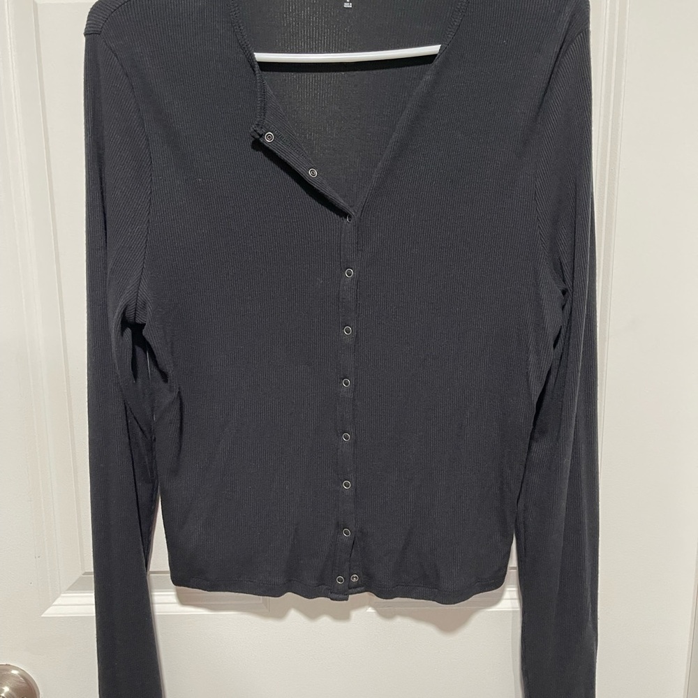Abercrombie & Fitch Black Crop Button Down Shirt